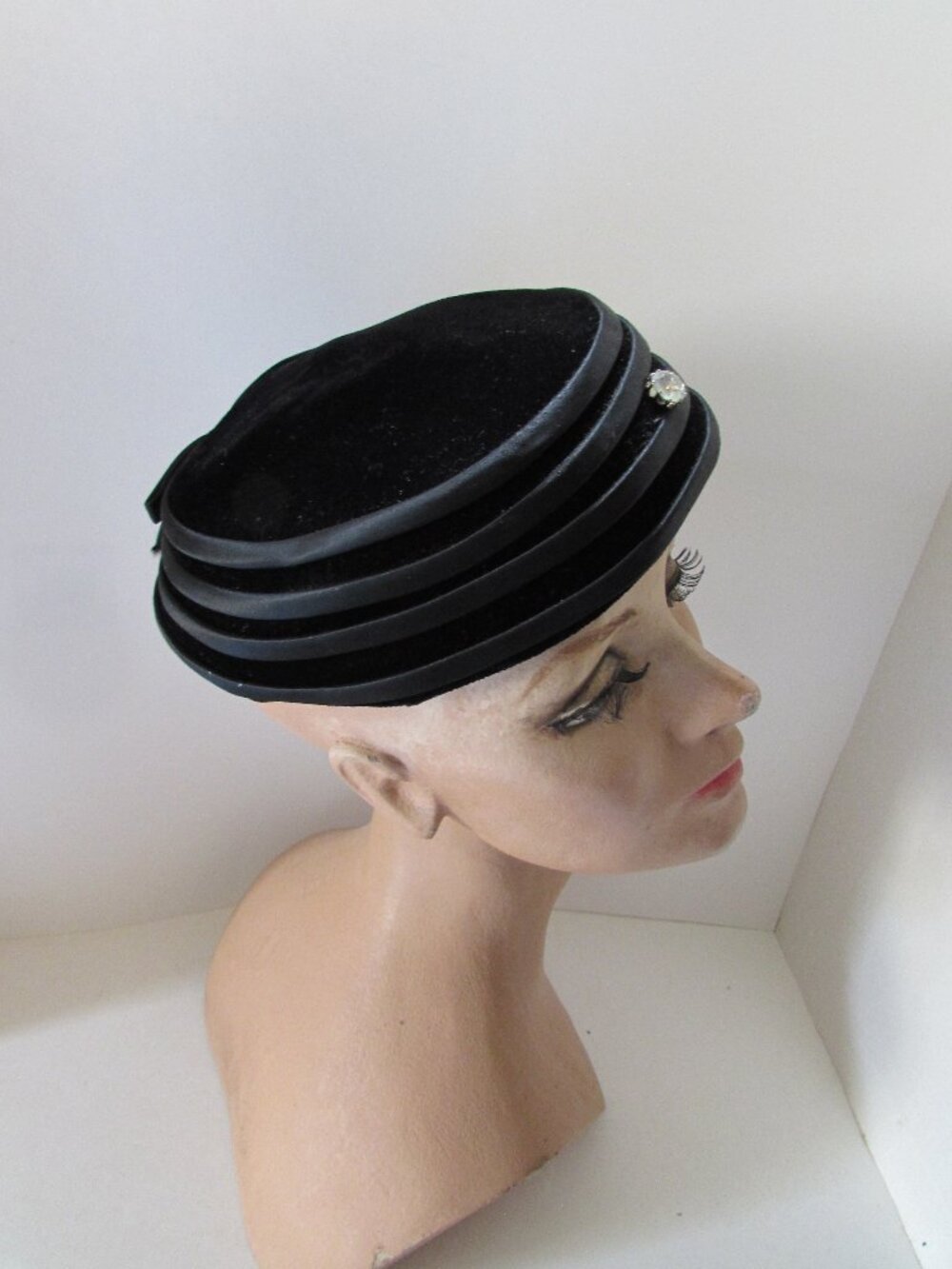 Vintage Mid Century Black Velvet & Satin Pill Box Style Hat
